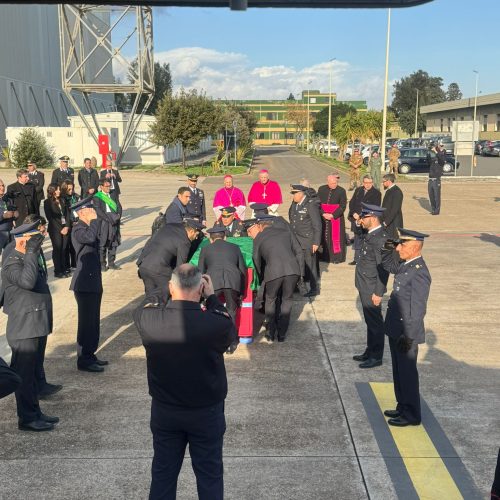 Arrivo Santa Lucia, con volo Aeronautica Militare