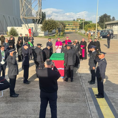 Arrivo Santa Lucia, con volo Aeronautica Militare